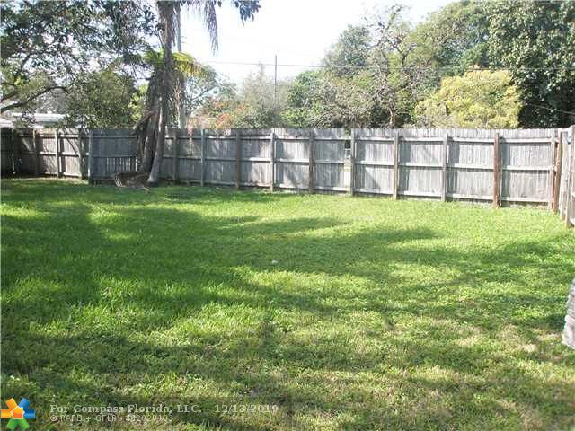 100 Marion Road Hollywood, FL 33023 - Photo 8 of 12 Yard/Garden
