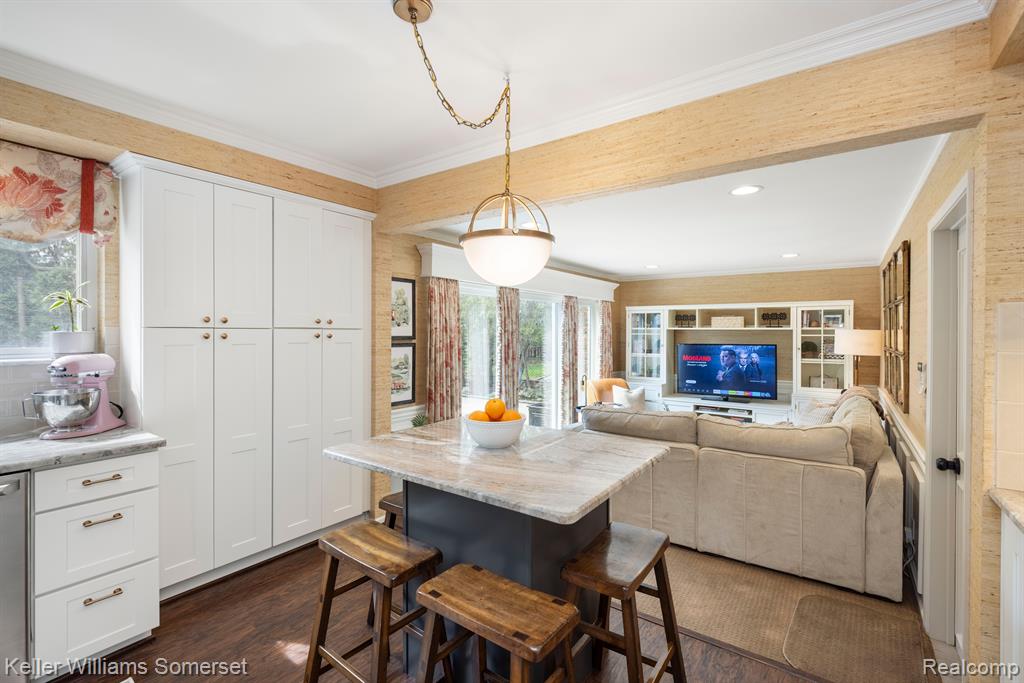 839 Cook Road Grosse Pointe Woods, MI 48236 - Photo 14 of 38