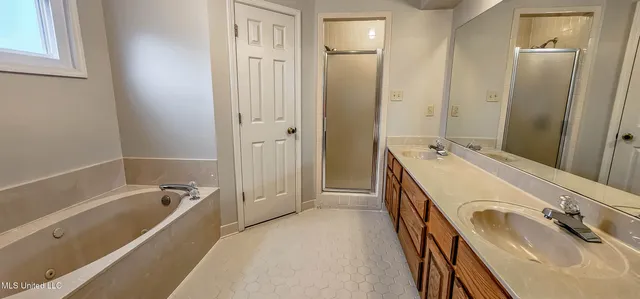 $589,000 | 5900 Paloma Drive, Olive Branch, MS 38654