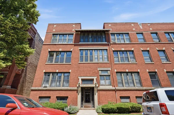 $209,950 | 1226 East 54th Street, Unit 2W, Chicago, IL 60615