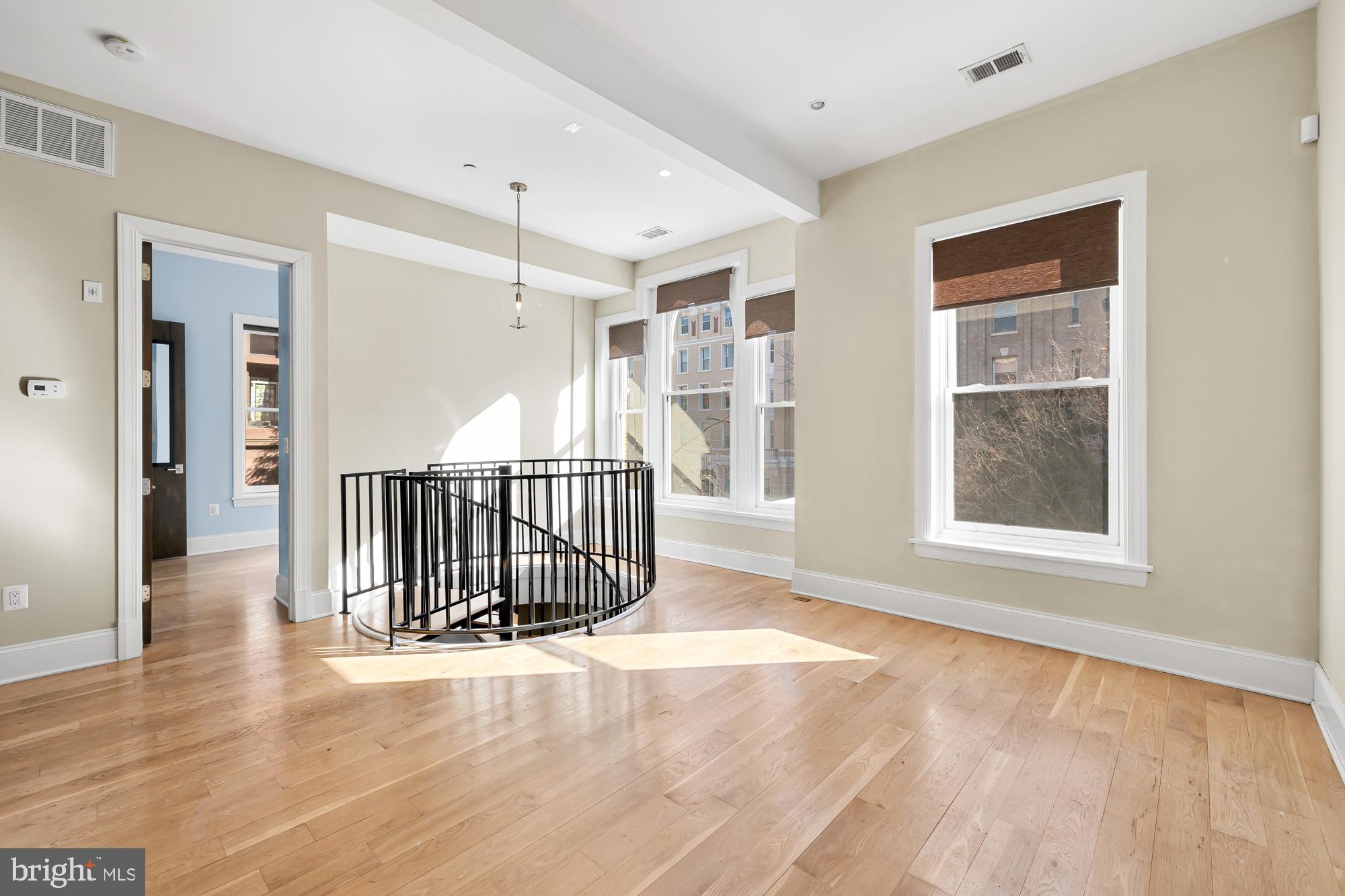 2009 Columbia Road Northwest, Unit 5 Washington, DC 20009 - Photo 3 of 16