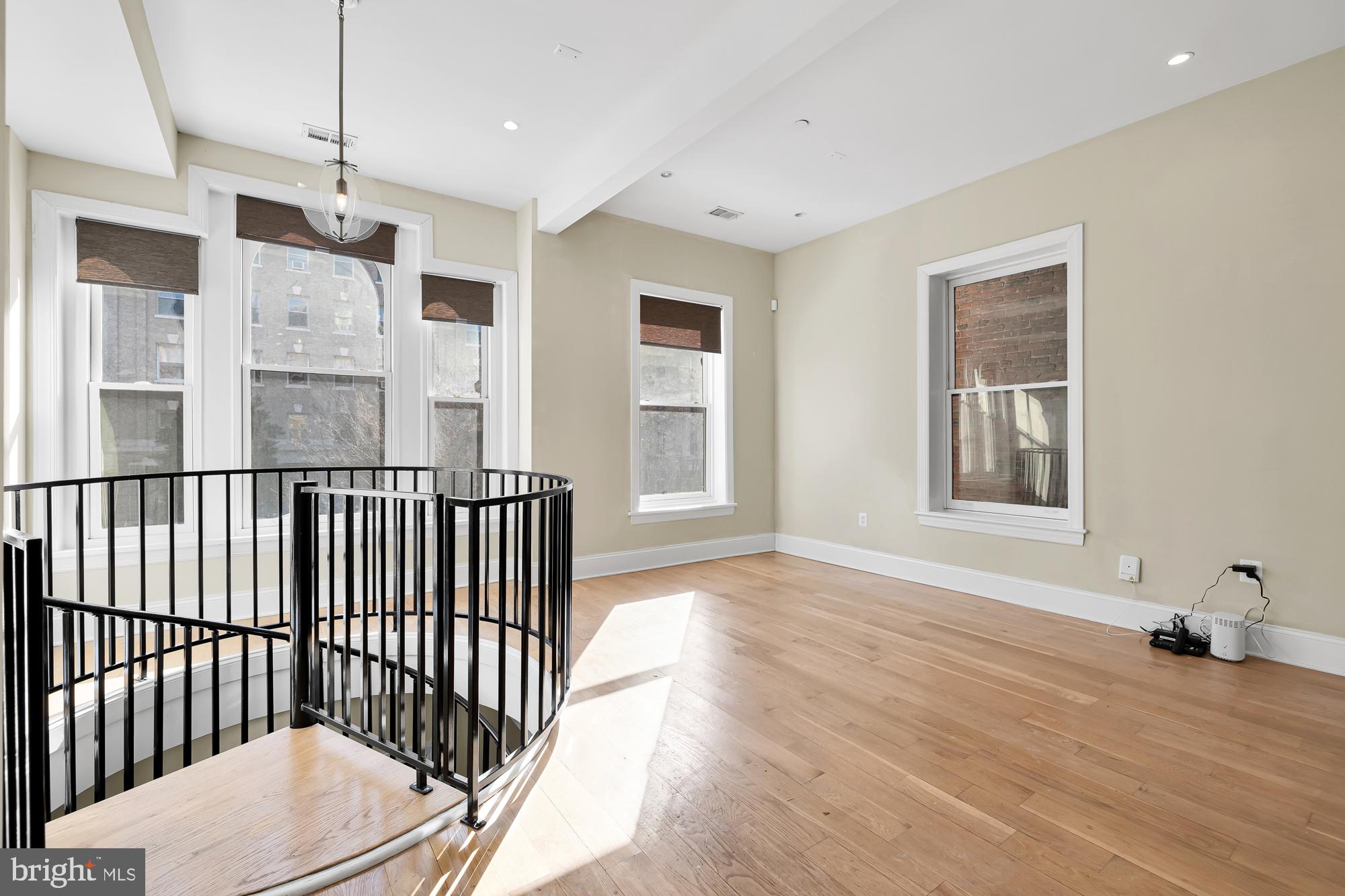 2009 Columbia Road Northwest, Unit 5 Washington, DC 20009 - Photo 4 of 16