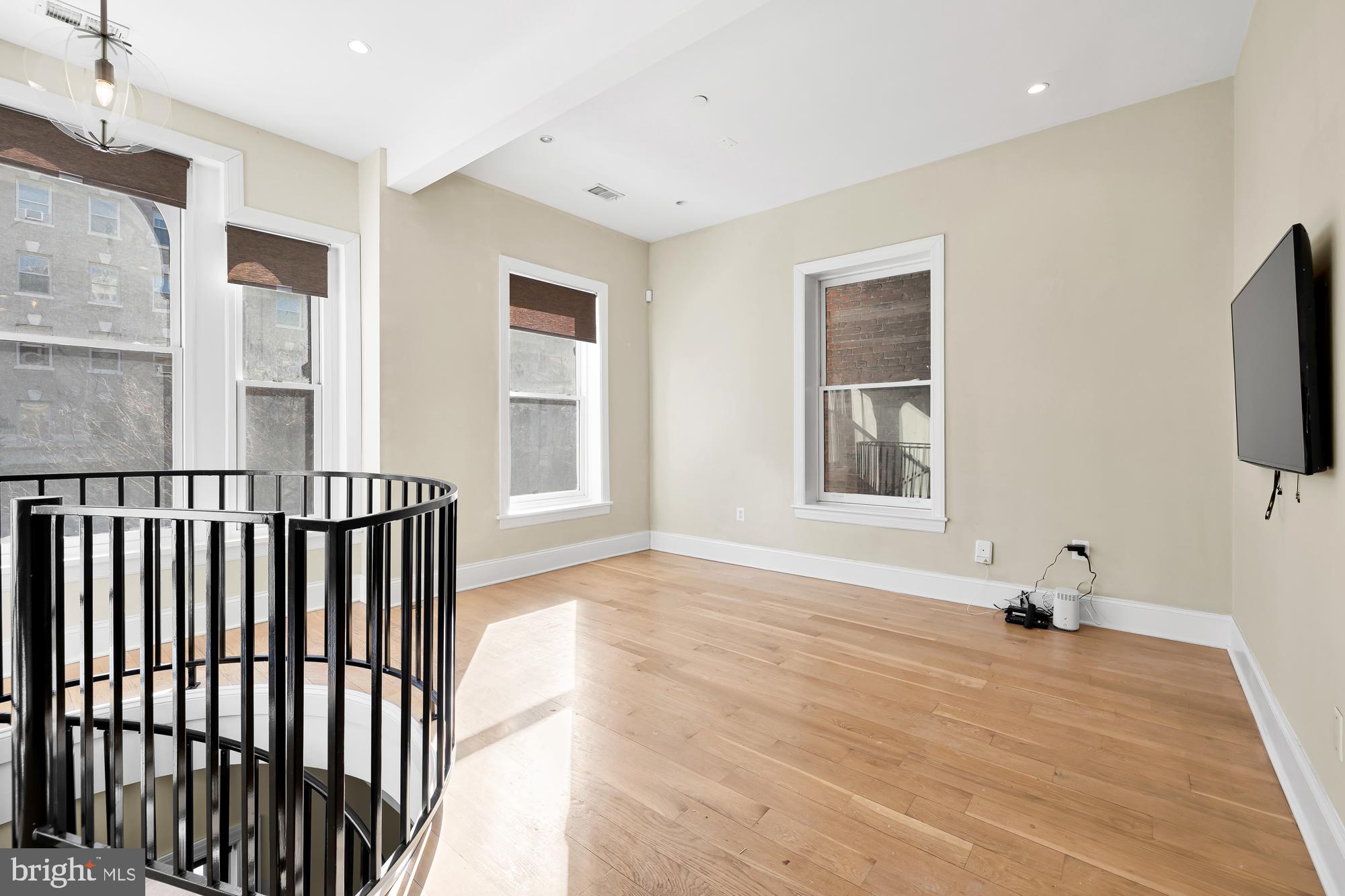 2009 Columbia Road Northwest, Unit 5 Washington, DC 20009 - Photo 6 of 16