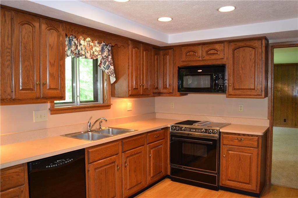 6269 Harbridge Road Indianapolis, IN 46220 - Photo 6 of 24
