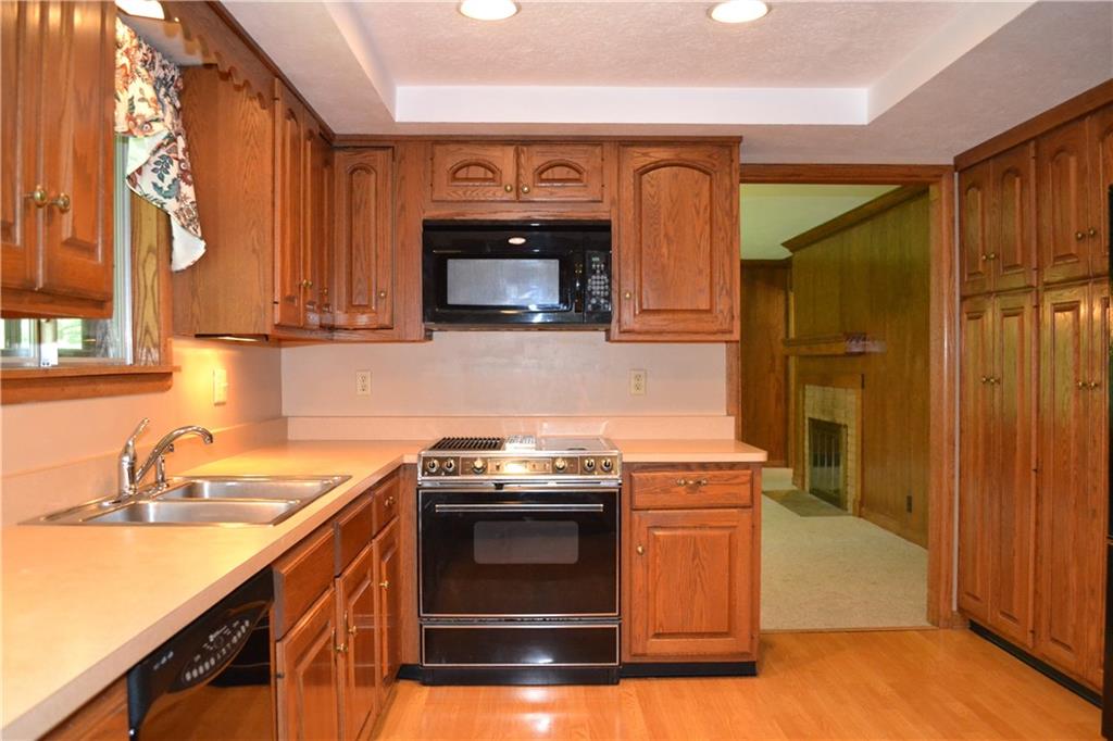 6269 Harbridge Road Indianapolis, IN 46220 - Photo 7 of 24