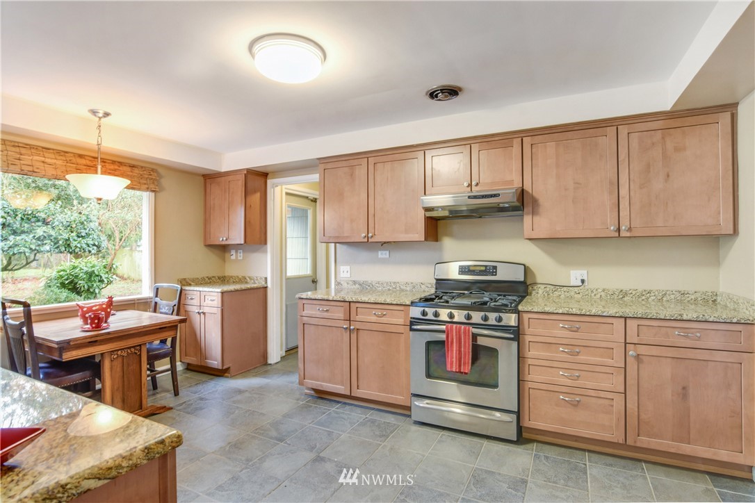 3015 Maringo Road Southeast Olympia, WA 98501 - Photo 7 of 24 Gallery Image 7