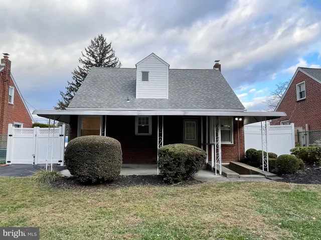 $415,000 | 650 East Leamy Avenue, Springfield, PA 19064