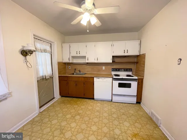 $415,000 | 650 East Leamy Avenue, Springfield, PA 19064