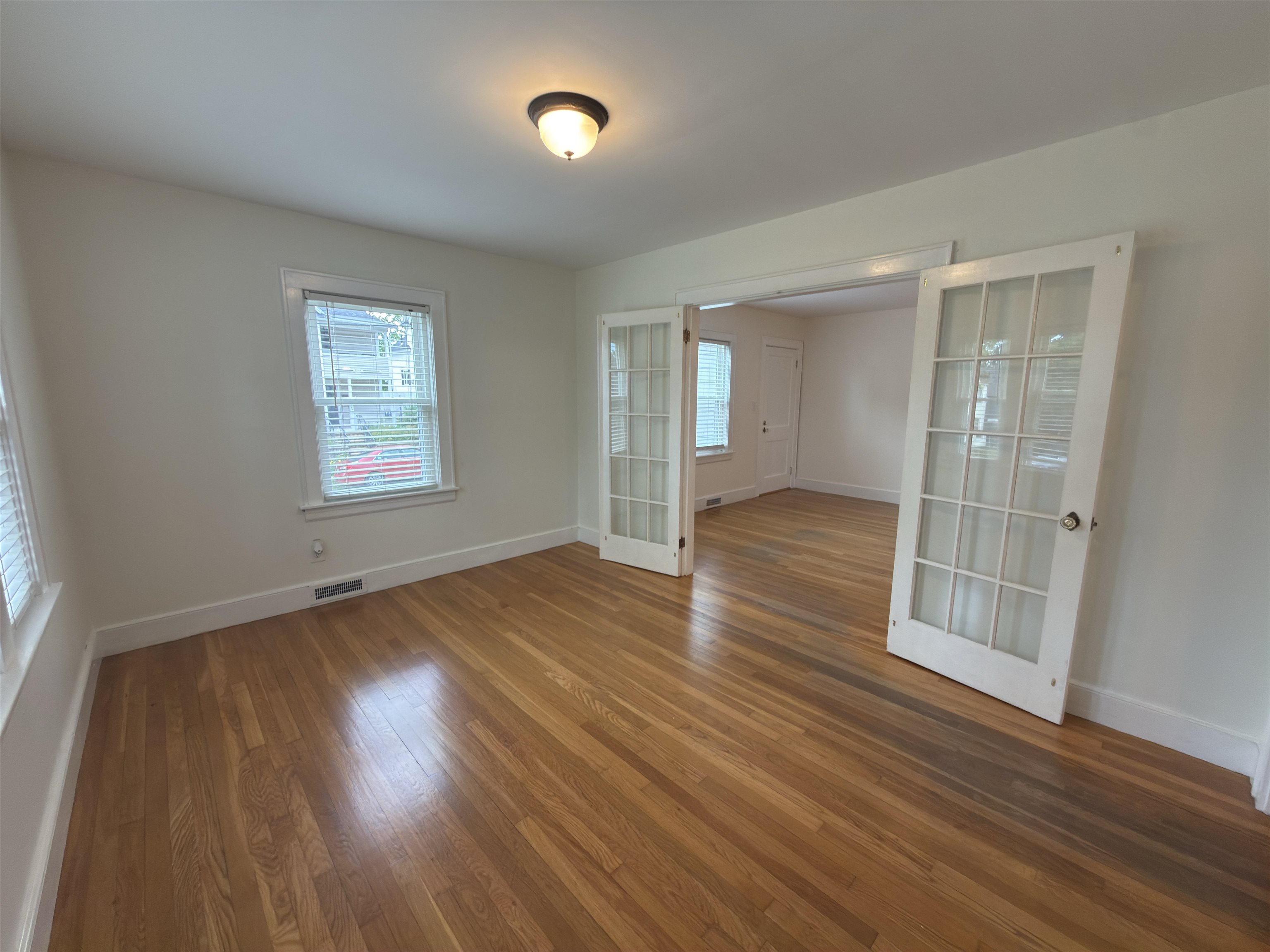 573 Spruce Street Manchester, NH 03103 - Photo 10 of 28