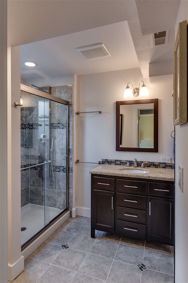 6715 South Meadows Road Spokane, WA 99223 - Photo 11 of 19