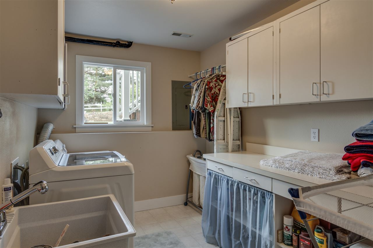 6715 South Meadows Road Spokane, WA 99223 - Photo 12 of 19