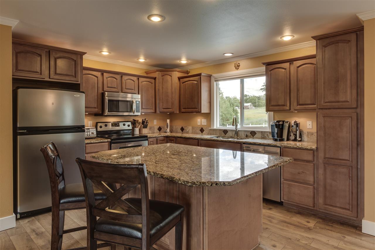 6715 South Meadows Road Spokane, WA 99223 - Photo 4 of 19