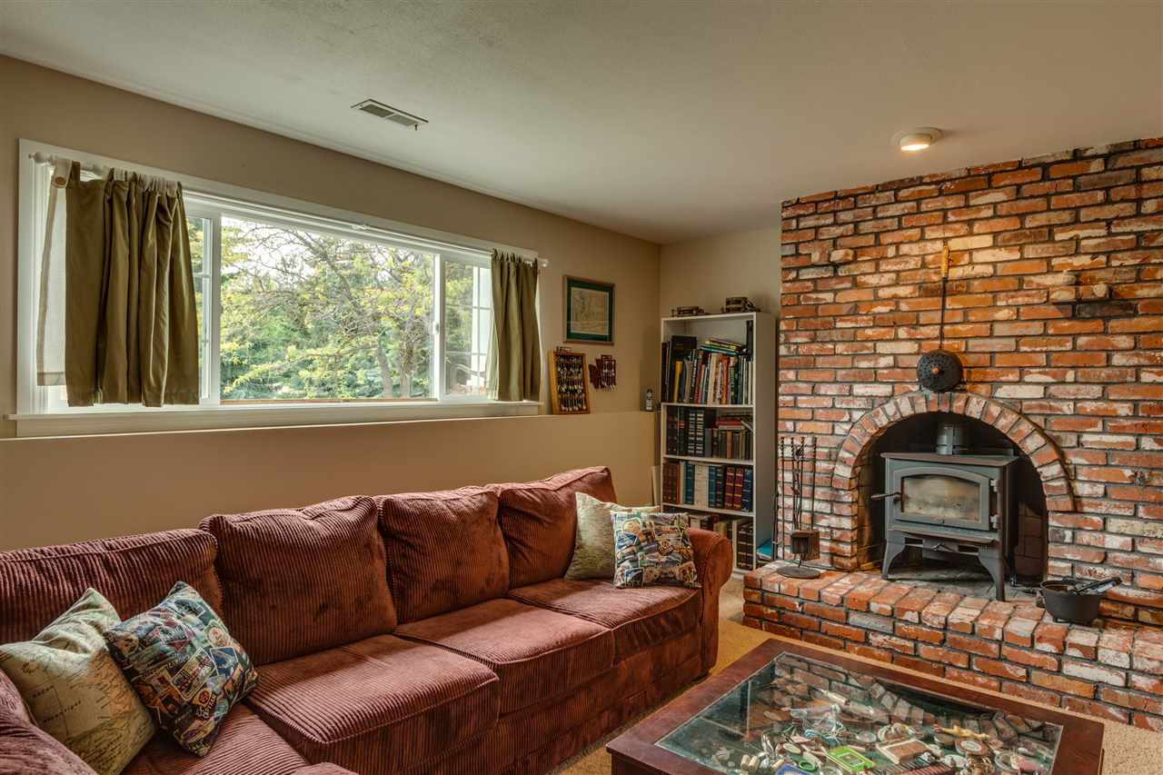 6715 South Meadows Road Spokane, WA 99223 - Photo 10 of 19