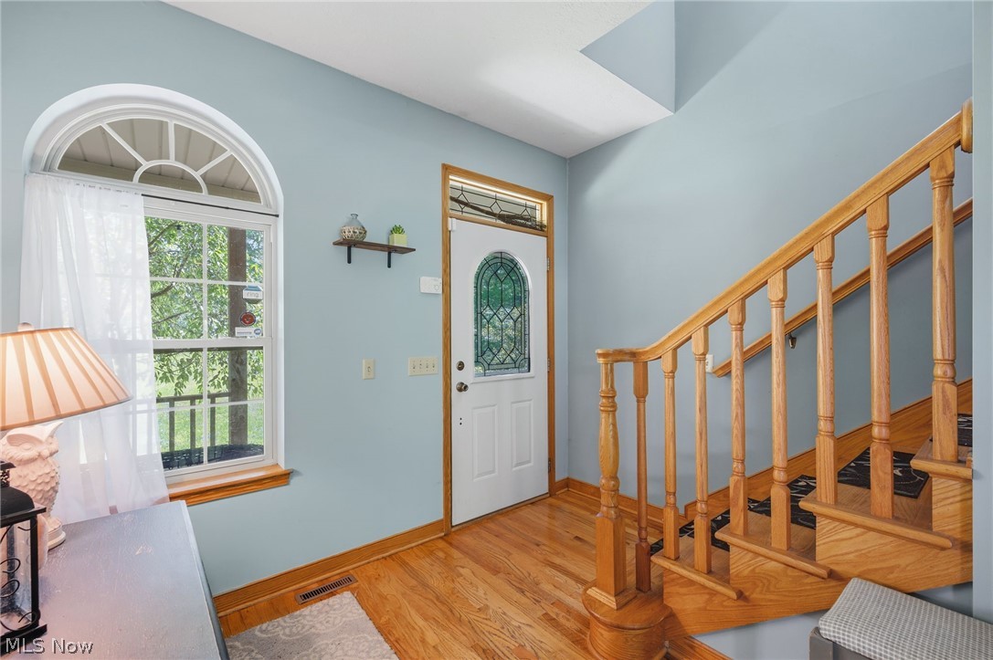 6308 Manchester Road New Franklin, OH 44216 - Photo 3 of 47