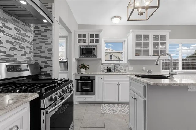 $4,400 | 409 Del Mar Boulevard, Corpus Christi, TX 78404