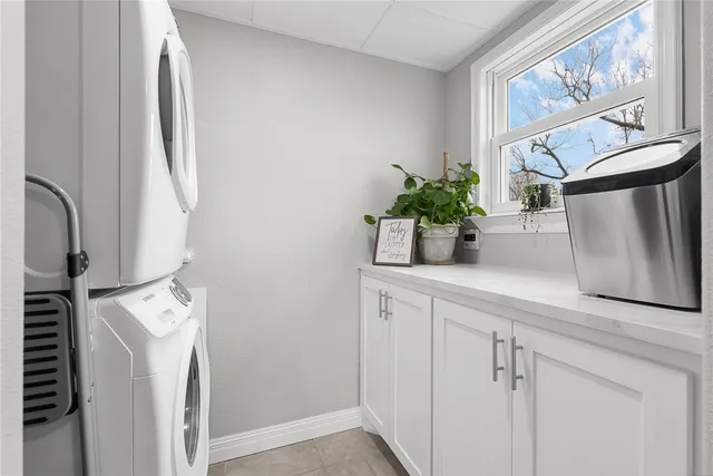 $4,400 | 409 Del Mar Boulevard, Corpus Christi, TX 78404