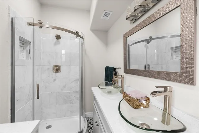 $4,400 | 409 Del Mar Boulevard, Corpus Christi, TX 78404