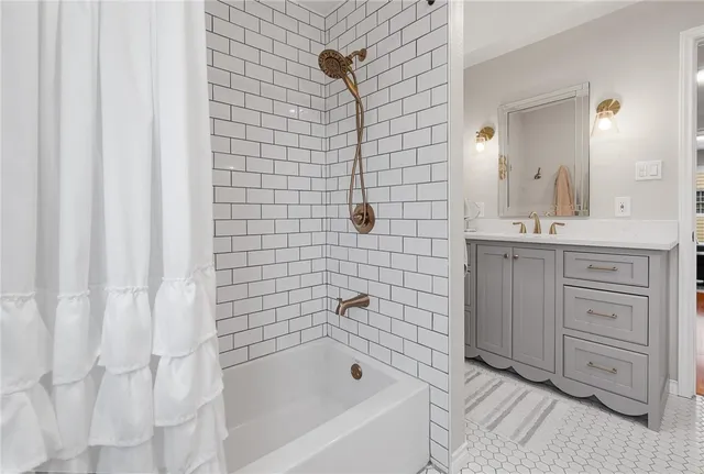 $4,400 | 409 Del Mar Boulevard, Corpus Christi, TX 78404