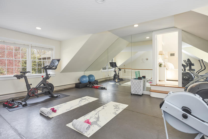 767 Hollow Tree Ridge Road Darien, CT 06820 - Photo 26 of 35 060-photo-no-caption-9140682