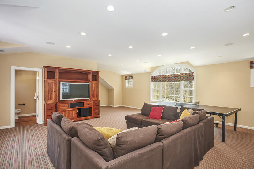 767 Hollow Tree Ridge Road Darien, CT 06820 - Photo 28 of 35 063-photo-no-caption-9140687