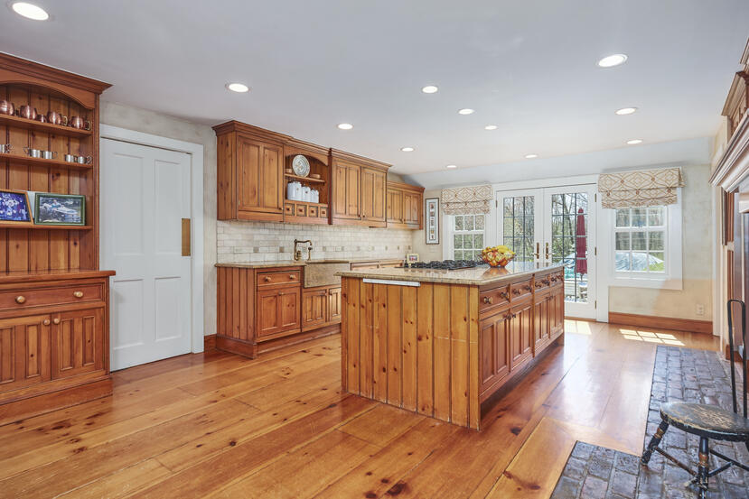 767 Hollow Tree Ridge Road Darien, CT 06820 - Photo 6 of 35 024-photo-no-caption-9140705