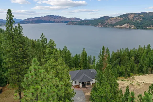 $795,000 | 1139 West Pine Bluff Road, Kettle Falls, WA 99141