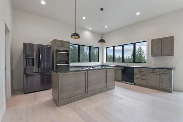 $795,000 | 1139 West Pine Bluff Road, Kettle Falls, WA 99141