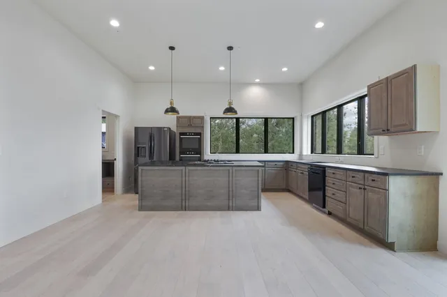 $795,000 | 1139 West Pine Bluff Road, Kettle Falls, WA 99141