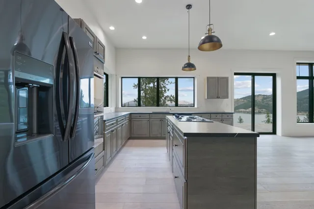 $795,000 | 1139 West Pine Bluff Road, Kettle Falls, WA 99141