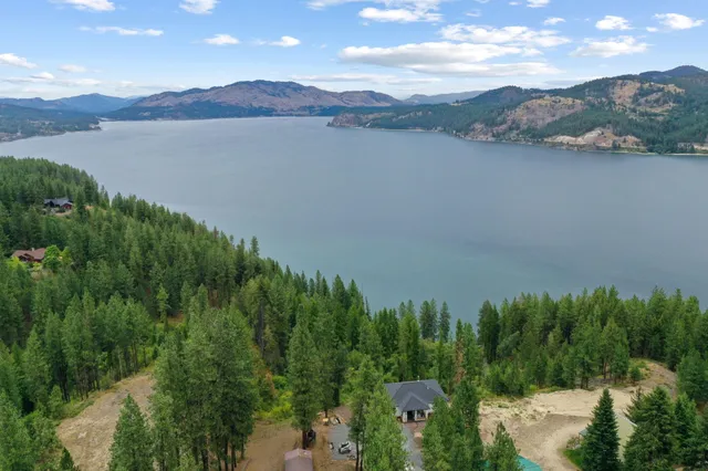 $795,000 | 1139 West Pine Bluff Road, Kettle Falls, WA 99141