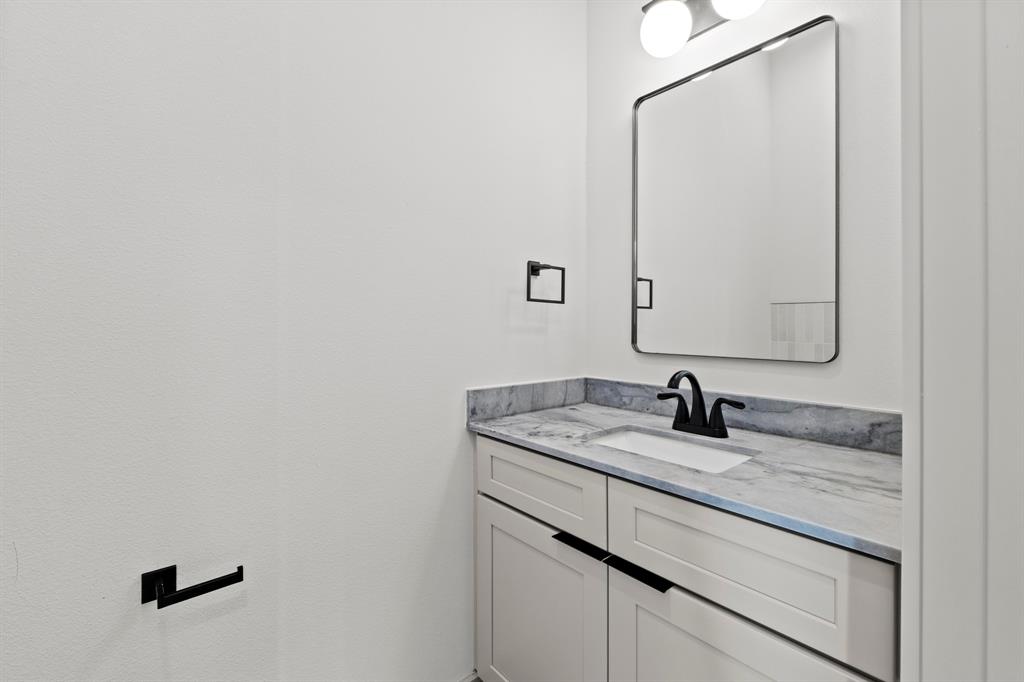1736 Bunche Road, Unit B1 Austin, TX 78721 - Photo 11 of 28