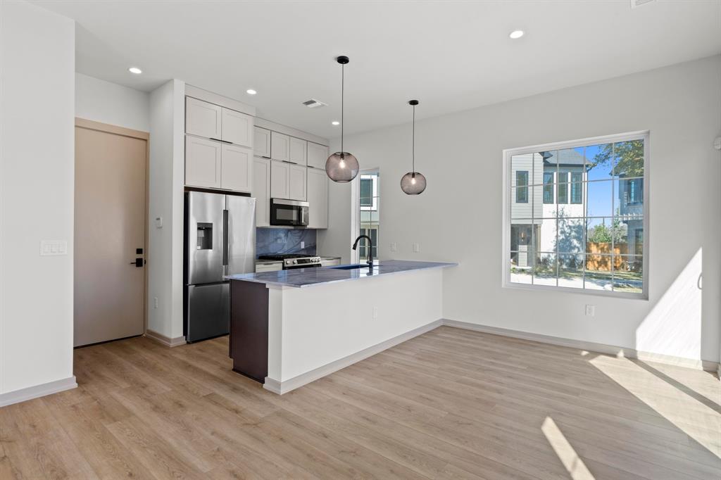 1736 Bunche Road, Unit B1 Austin, TX 78721 - Photo 4 of 28