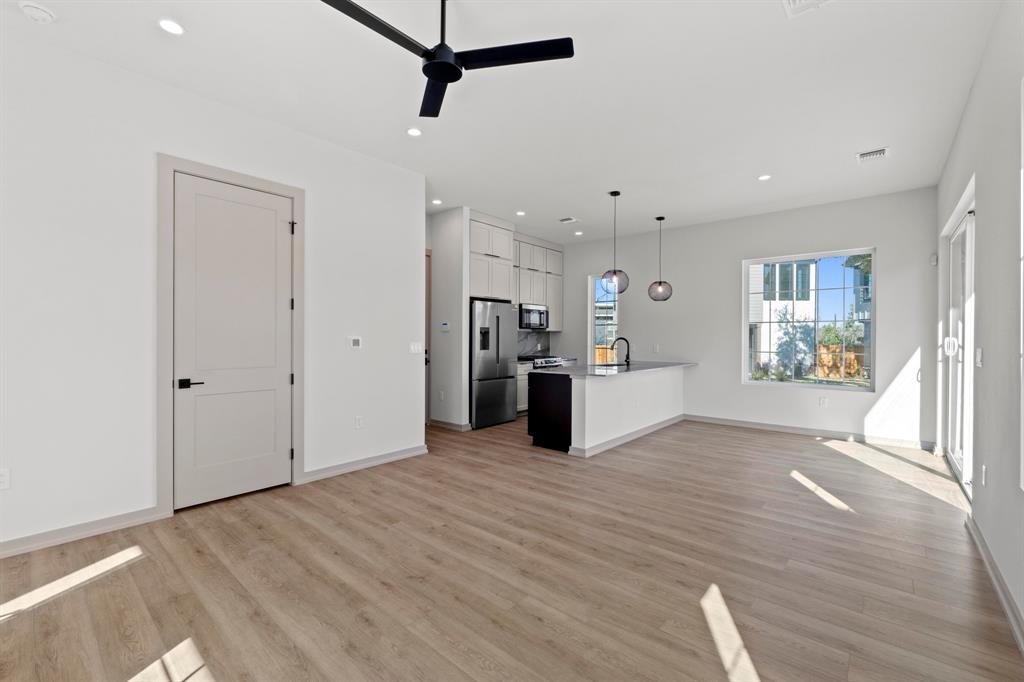 1736 Bunche Road, Unit B1 Austin, TX 78721 - Photo 5 of 28