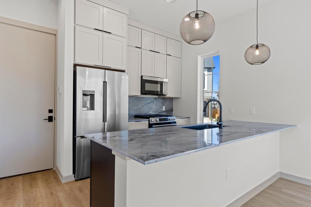 1736 Bunche Road, Unit B1 Austin, TX 78721 - Photo 6 of 28