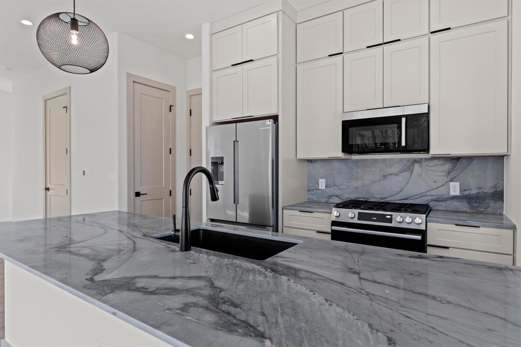 1736 Bunche Road, Unit B1 Austin, TX 78721 - Photo 10 of 28