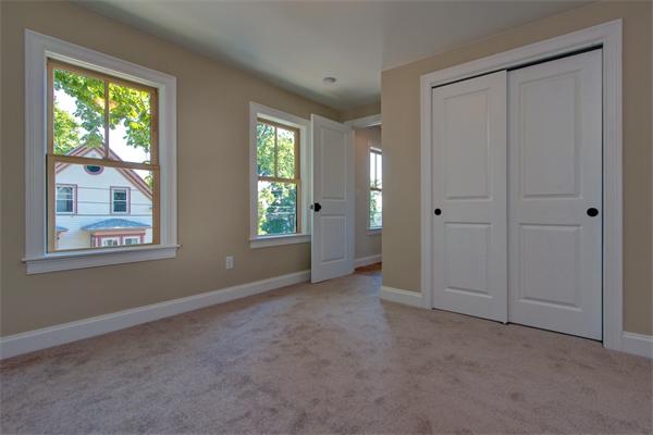 6 Gerring Road Gloucester, MA 01930 - Photo 16 of 22 an empty room that has a window