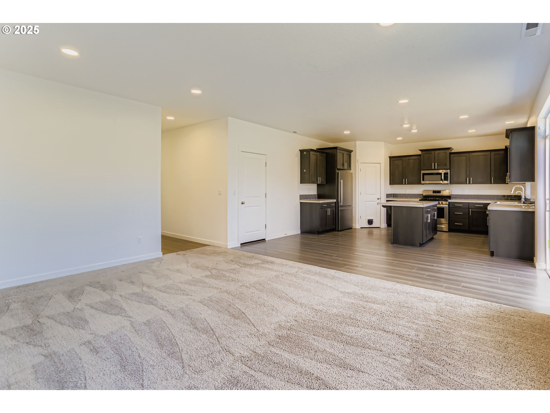 2935 South Ginger Street Cornelius, OR 97113 - Photo 7 of 28