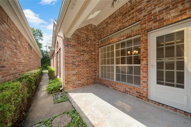 $1,995 | 6627 Queensclub Drive, Houston, TX 77069