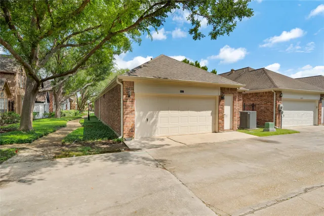 $1,995 | 6627 Queensclub Drive, Houston, TX 77069