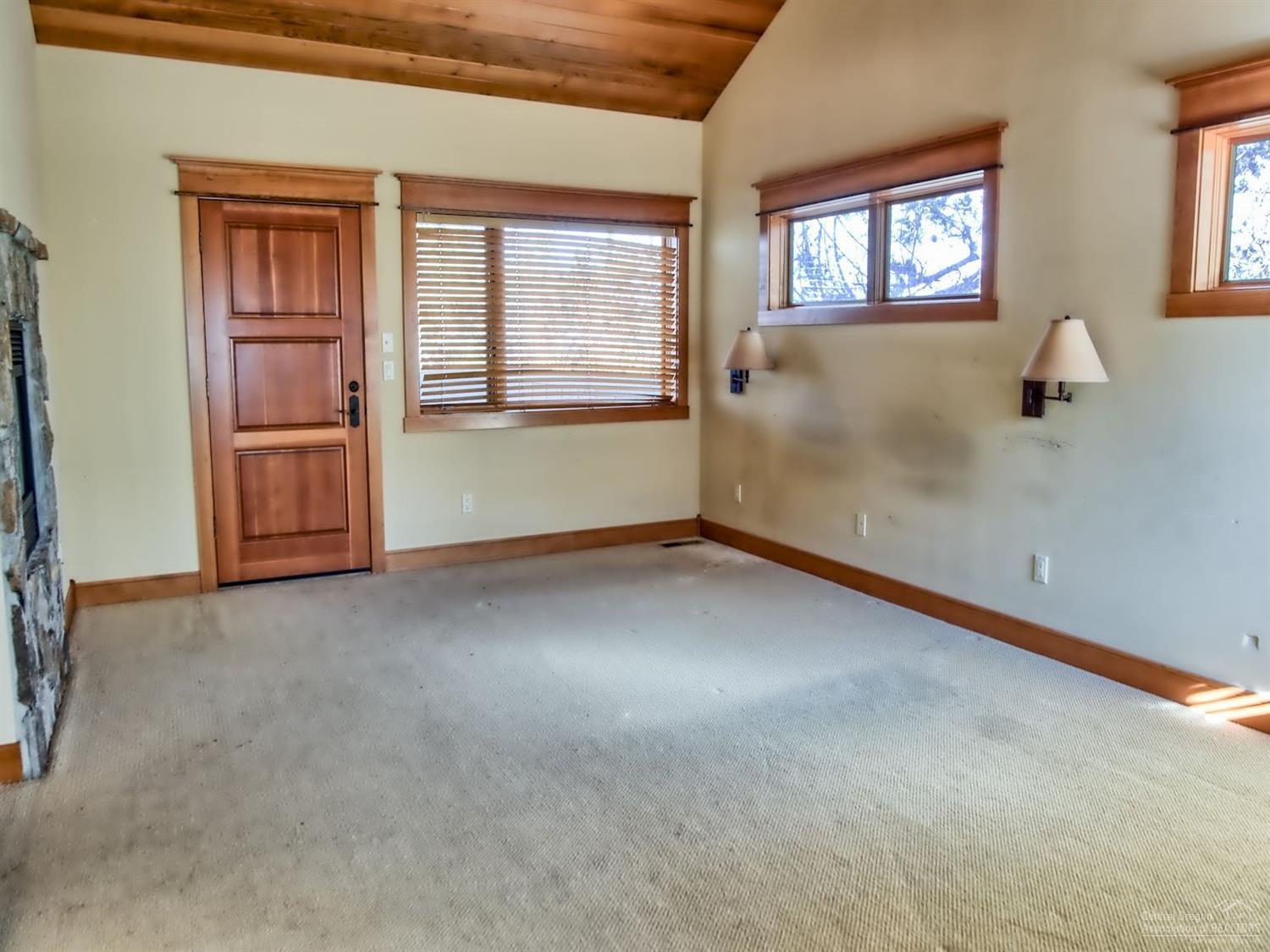 65725 Gerking Market Road Bend, OR 97703 - Photo 6 of 23 Gallery Image 6
