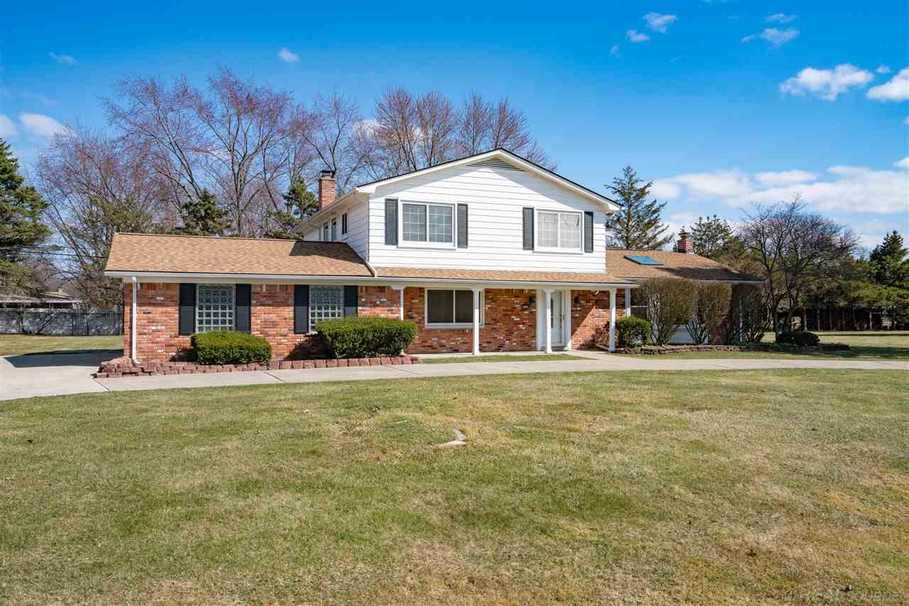 29360 Bermuda Lane Southfield, MI 48076 - Photo 2 of 38