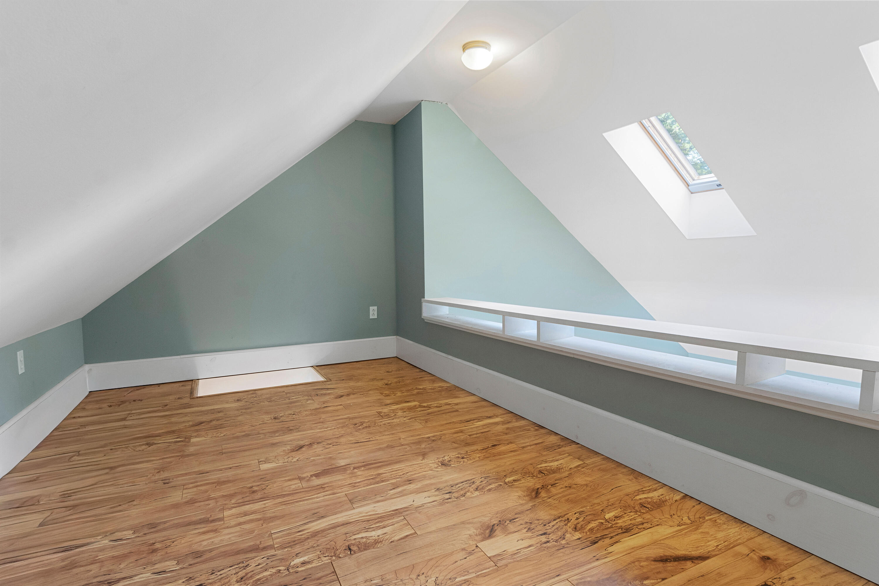 4 Leach Street Searsport, ME 04974 - Photo 14 of 71 IMG_9553