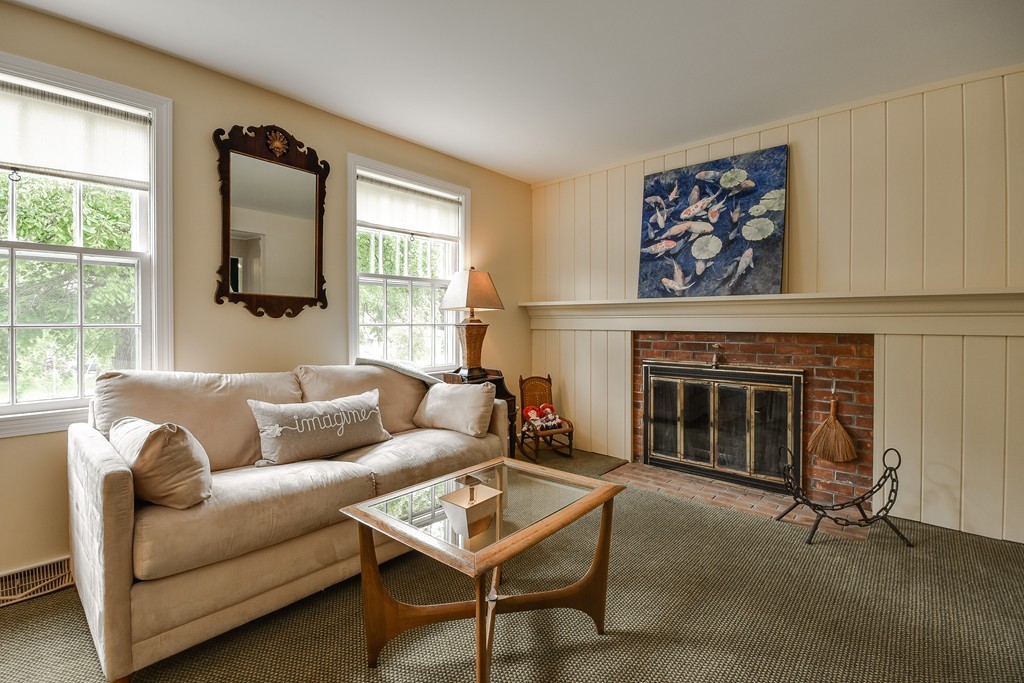 68 Harrington Road Framingham, MA 01701 - Photo 3 of 13 Gallery Image 3