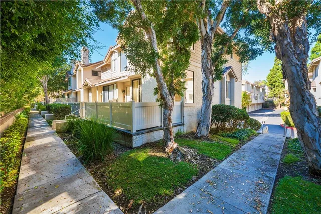 $979,900 | 2577 Plaza Del Amo, Unit 730, Torrance, CA 90503