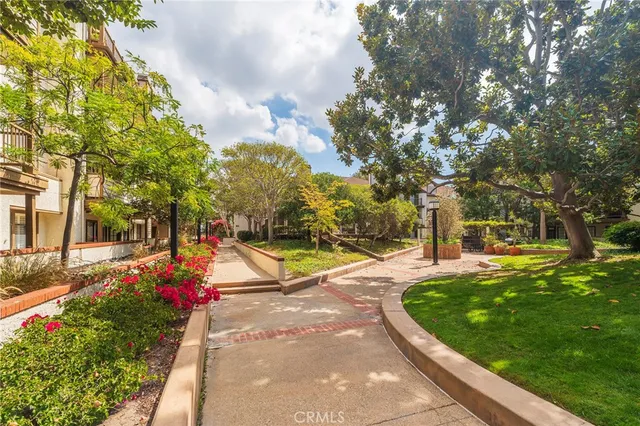 $979,900 | 2577 Plaza Del Amo, Unit 730, Torrance, CA 90503