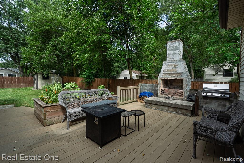 2460 Emmons Avenue Rochester Hills, MI 48307 - Photo 34 of 45