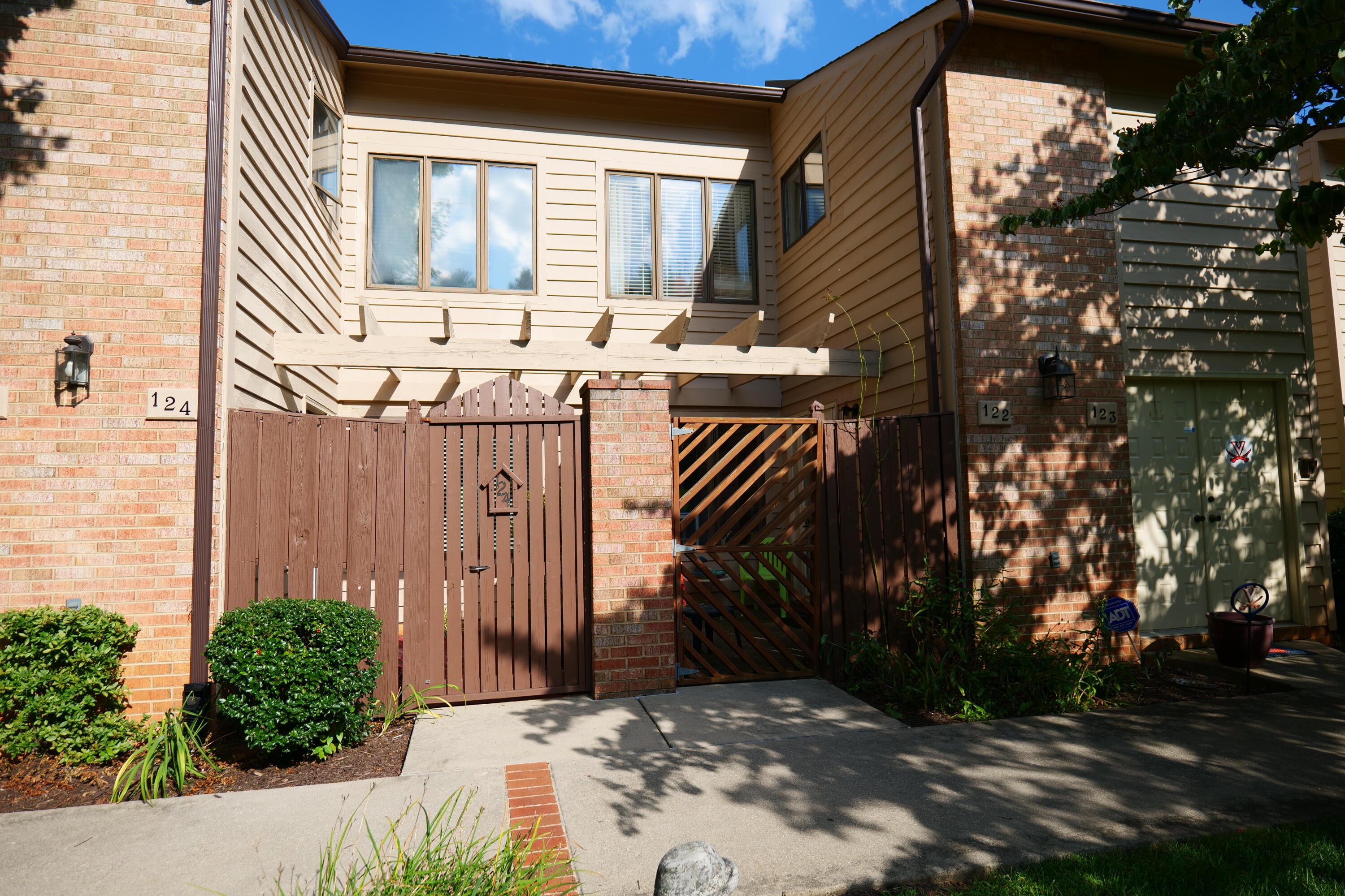 124 Windward Drive, Unit 124 Roanoke, VA 24018 - Photo 2 of 24 2