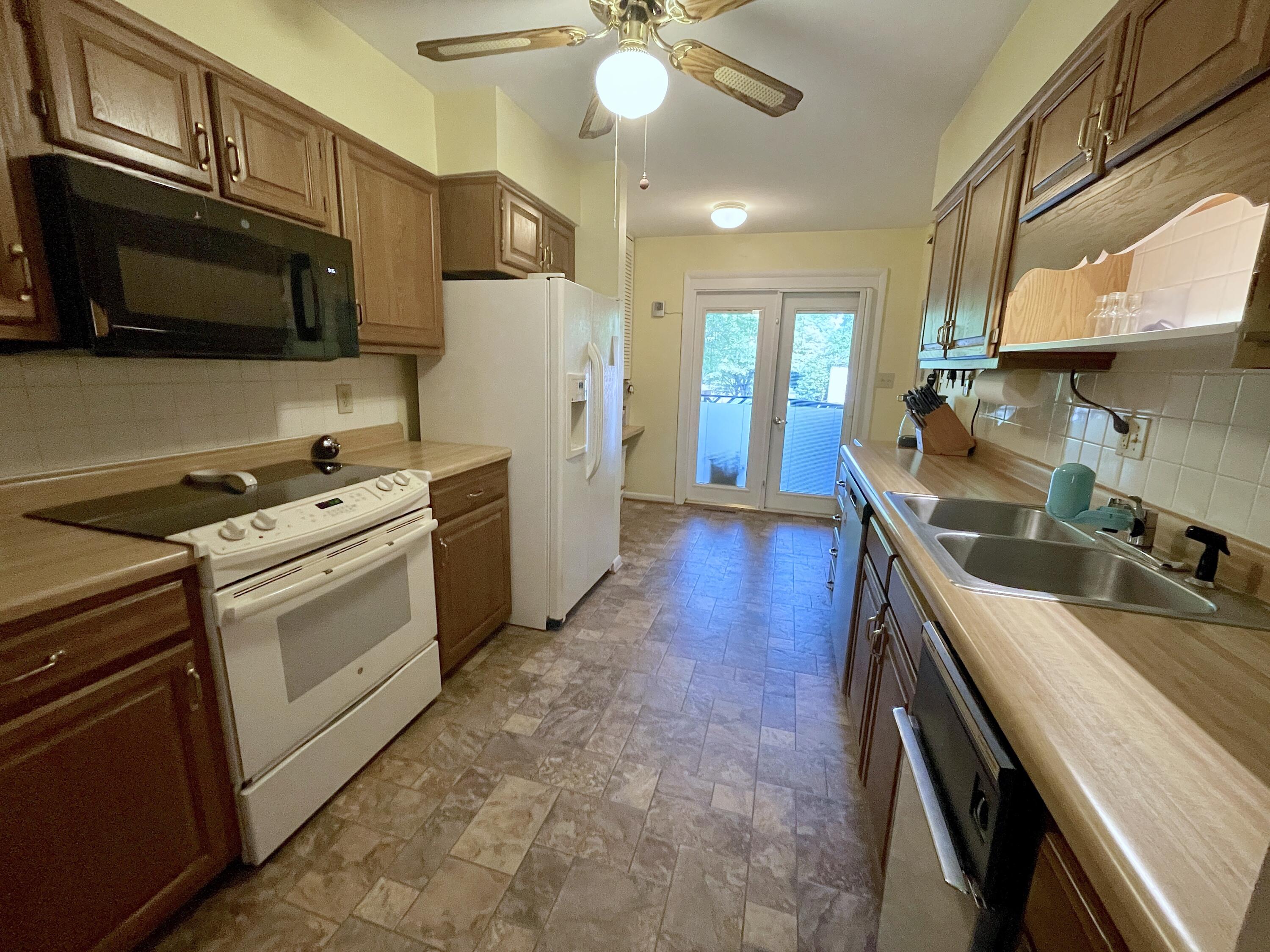 124 Windward Drive, Unit 124 Roanoke, VA 24018 - Photo 7 of 24 7