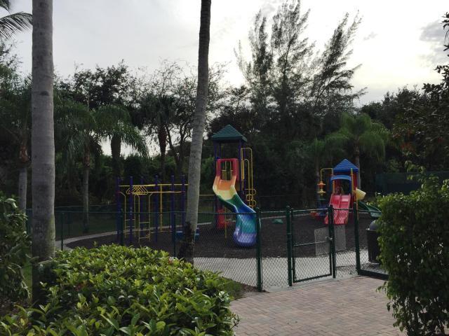 21192 Vía Eden Boca Raton, FL 33433 - Photo 34 of 36 play ground