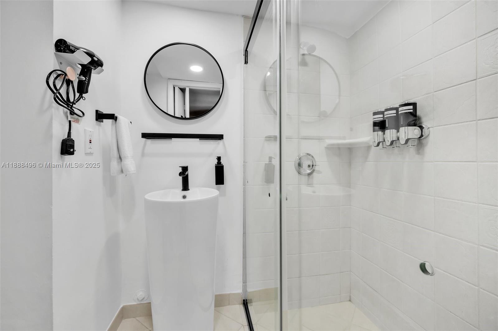 5830 Northeast 14th Road Fort Lauderdale, FL 33334 - Photo 32 of 46